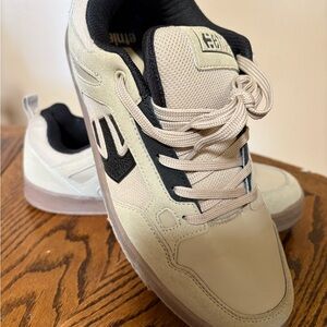 Etnies Men's Brown Beige and Black Sneakers